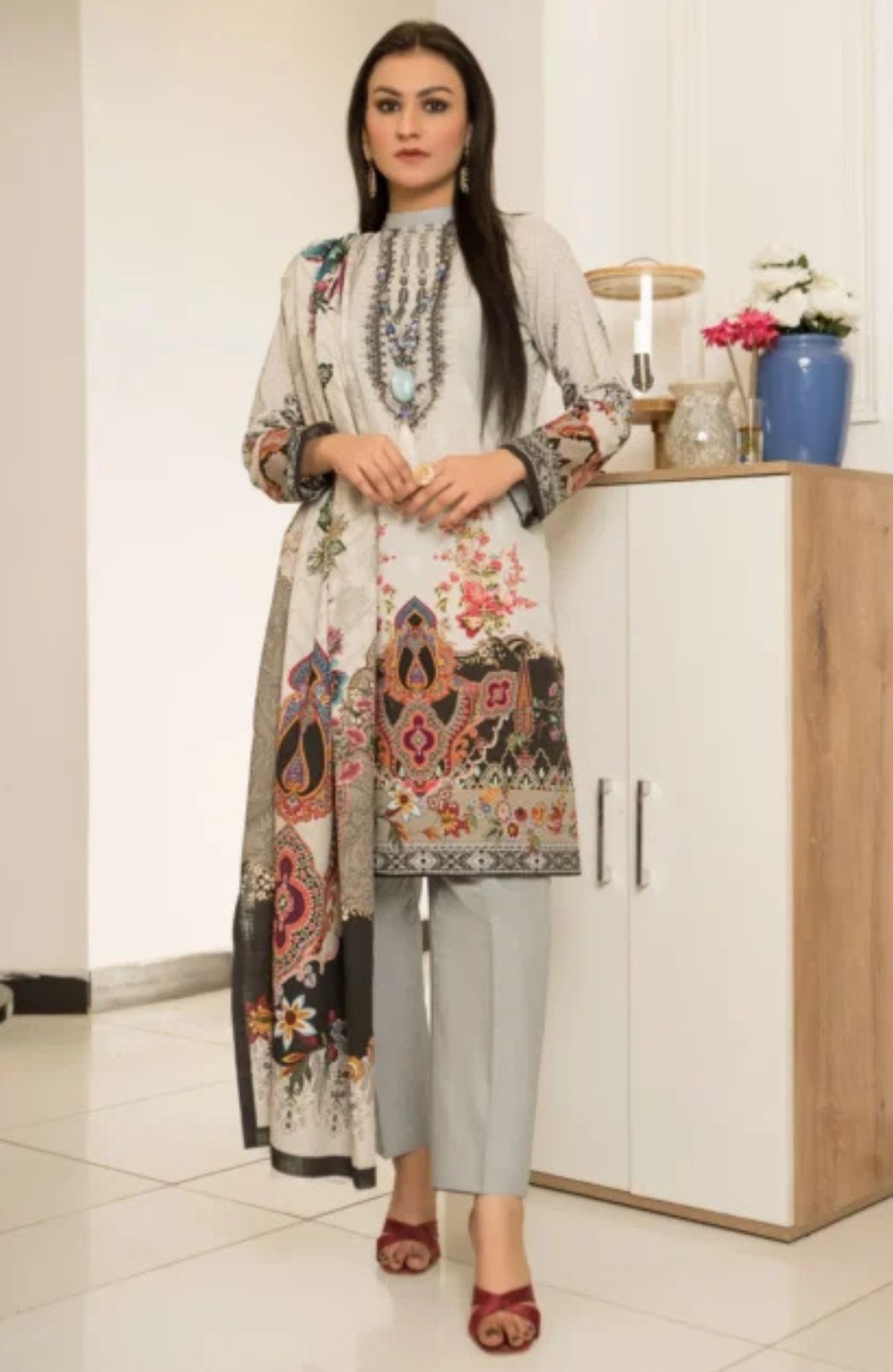 Khaddar - Unstitched 3pcs - D16 Khaddar - Unstitched 3pcs - D16