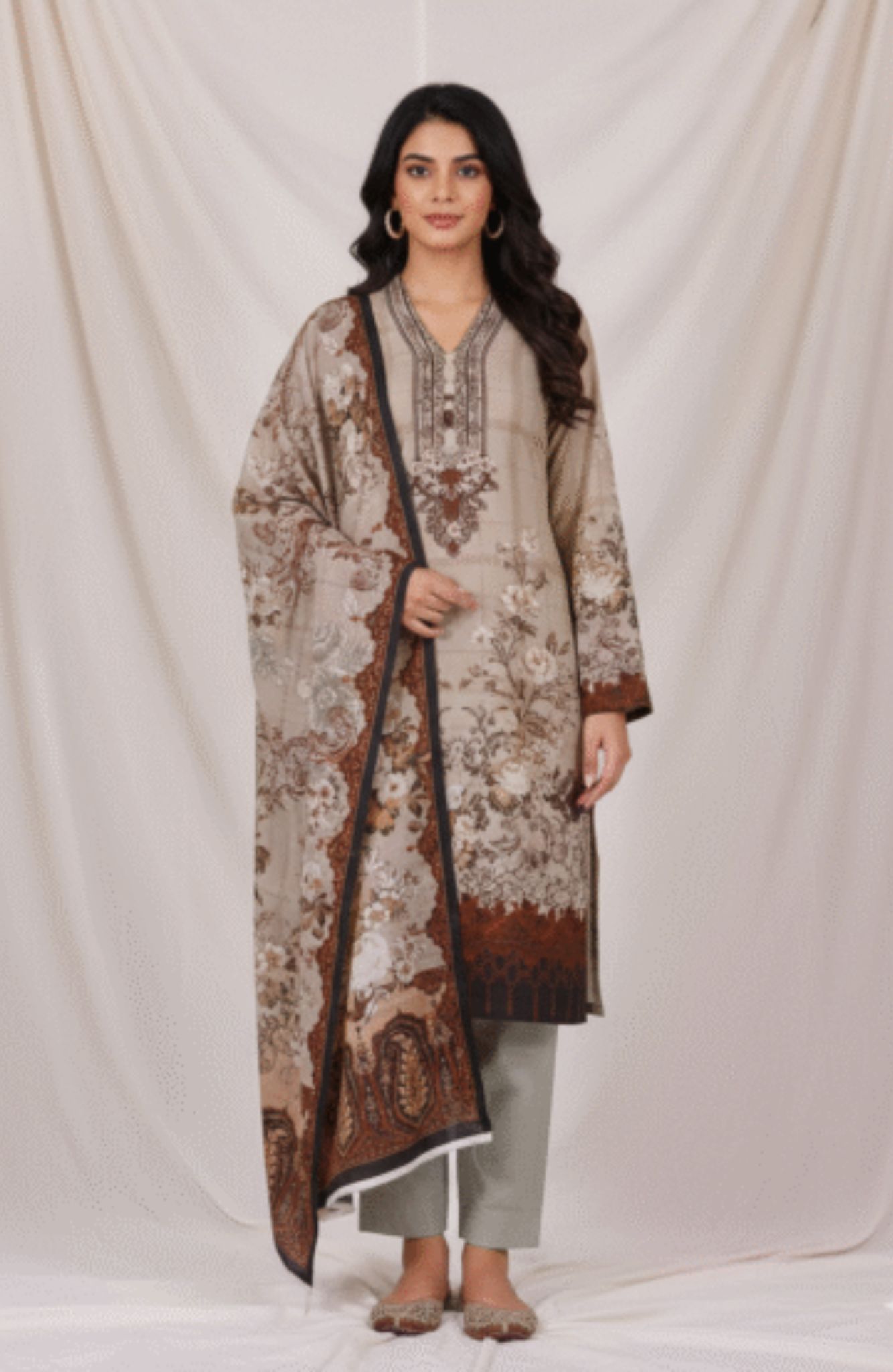 Khaddar- Unstitched 3pcs - D18 Khaddar- Unstitched 3pcs - D18