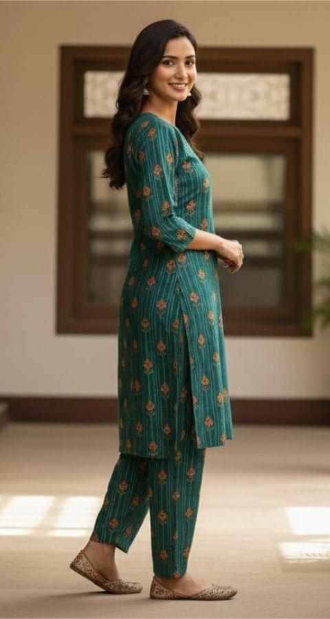 Zari Khaddar - Unstitched 2pcs - D1058 - Image 2